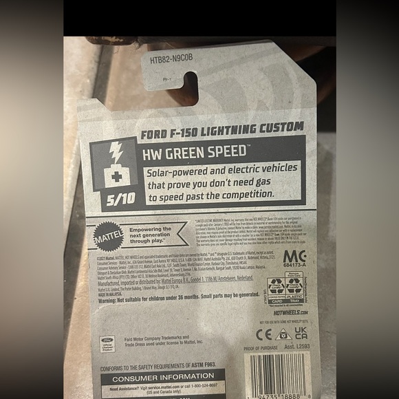 NEW 2024 Hot Wheels 37/250 Red Ford F-150 Lightning Custom Green Speed 5/10 - Picture 2 of 2